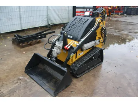 Bobcat skidsteer schranklader demo shovel (bj 2025)