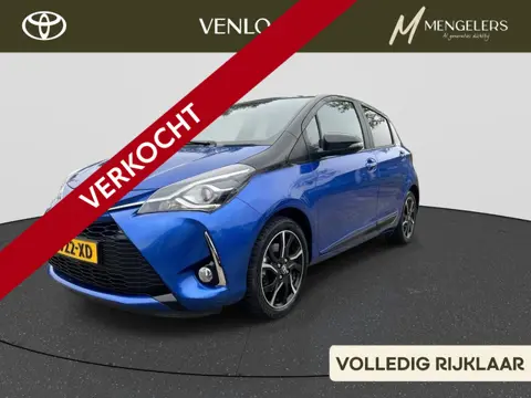 Toyota Yaris 1.5 VVT-i Bi-Tone RIJKLAAR | Climate Control | Cruise Control | Camera | All-Seasonband