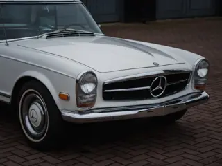Foto 20 van MERCEDES-BENZ SL 250 pagode