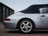 Foto 30 van PORSCHE 993 Carrera 4 - 3.6 Cabrio - Polar Silver Metallic - Tiptronic