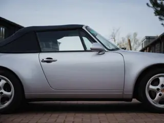 Foto 12 van PORSCHE 993 Carrera 4 - 3.6 Cabrio - Polar Silver Metallic - Tiptronic