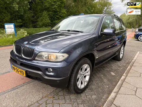 BMW X5 3.0i Lifestyle Edition + TREKHAAK!