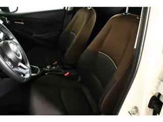 Foto 14 van Mazda 2 1.5 Skyactiv-G Comfort / CarPlay / Clima / Cruisecontrol / Camera