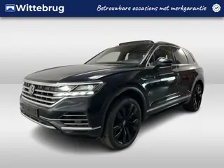 Volkswagen Touareg 3.0 TSi eHybrid 4MOTION Elegance / AUTOMAAT/ 381PK/ PANO/ TREKHAAK/ LEER/ LUCHTVE