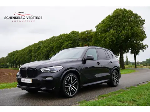 BMW X5 xDrive45e High Executive / BTW / Pano / Trekhaak / Sky Lounge / Co Pilot /