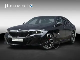 BMW 5-serie Sedan 550e xDrive | M Sportpakket Pro | Innovation Pack | Panodak | Adaptief Onderstel P