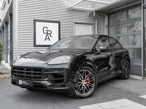 Porsche Cayenne Coupé 3.0 E-Hybrid | SportDesign | Luchtvering | Sportuitlaat | BOSE |