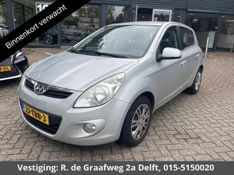 Hyundai i20 1.4i i-Motion | Airco | Centrale vergrendeling | Radio |