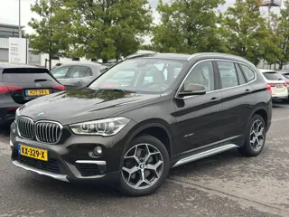 BMW X1 xDrive20i Centennial High Executive | Dealer onderhouden | Trekhaak | Camera | Active Cruise 
