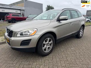 Volvo XC60 2.0 D3 Kinetic 5 cylinder Garantie