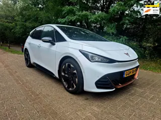 Cupra Born Essential 63 kWh facelft btw