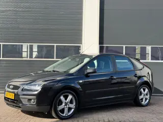 Ford Focus 1.6-16V |Airco|Bleutooth|Elekt|APK|