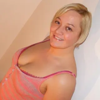 Gezellige positieve vrouw zoekt contact