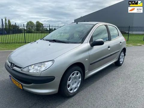 Peugeot 206 1.4 One-line|5 drs| Airco|Apk 6-2027|Bj 2006|NAP!!!