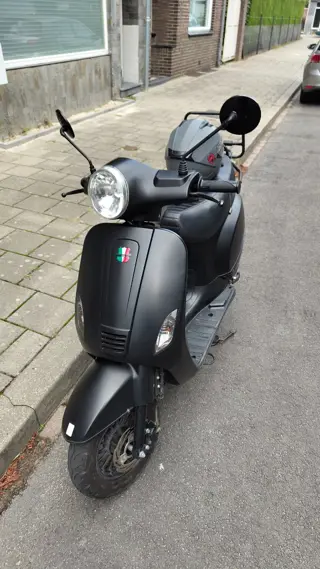 GTS Toscana 2024 Scooter
