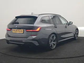 Foto 13 van BMW 3 Serie Touring 330e xDrive M Sport PHEV 293pk Dealer O.H. | Panodak | Trekhaak Af Fabriek | Las