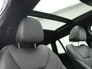 Foto 15 van BMW 3 Serie Touring 330e xDrive M Sport PHEV 293pk Dealer O.H. | Panodak | Trekhaak Af Fabriek | Las