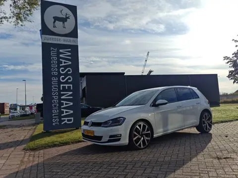 Volkswagen Golf 1.2 TSI Cup Edition | GTI Lampen | Stoelverwarming |