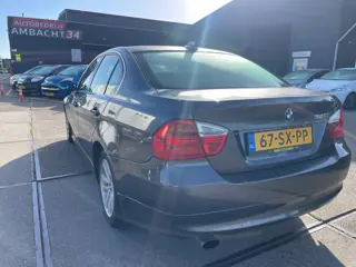 Foto 19 van BMW 3-serie 320i High Executive