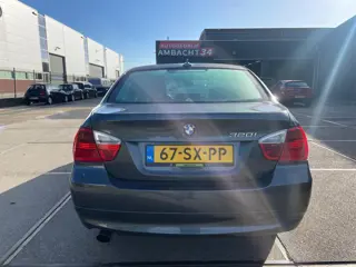 Foto 16 van BMW 3-serie 320i High Executive