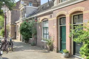 Woning aan de Lutmastraat te Amsterdam