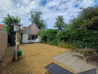 Foto 15 van Vrijstaand vakantiehuis met omheinde tuin en slaapkamer beneden
