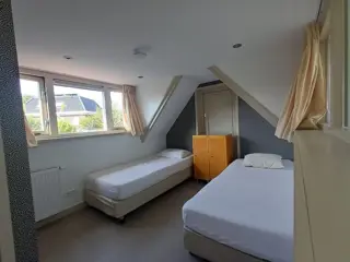 Foto 17 van Vrijstaand vakantiehuis met omheinde tuin en slaapkamer beneden