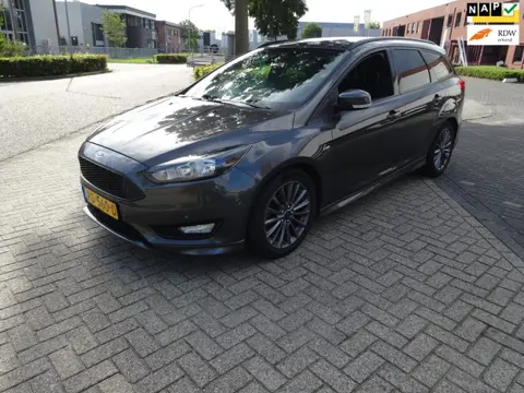 Ford Focus Wagon 1.0 ST-Line/Airco/Navi/Boekjes/APK 28-10-2027