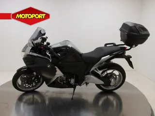 Foto 10 van Honda VFR1200F (bj 2010)