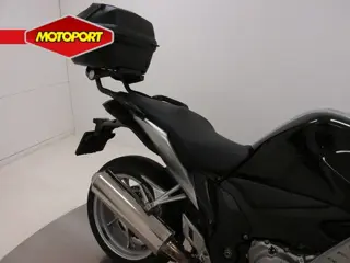 Foto 8 van Honda VFR1200F (bj 2010)