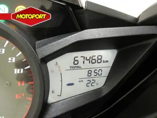 Foto 9 van Honda VFR1200F (bj 2010)