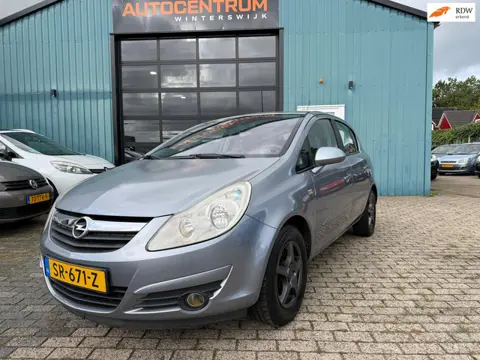 Opel Corsa 1.2-16V Essentia 5Deurs/Airco/APK/Fietsendrager