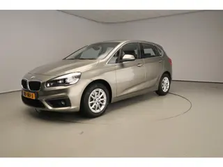BMW 2-serie Active Tourer 220i Automaat | Hoge instap | Trekhaak | Dealer onderhouden | Leder | Park