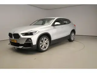 BMW X2 sDrive20i Automaat / Leder / LED / Park assist / Head-up / Alu wielen 18 inch
