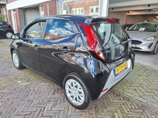 Foto 16 van Toyota Aygo 1.0 VVT-i X-Play Limited 5Drs /Camera/Navi/Apple/Android/1e Eig/Garantie