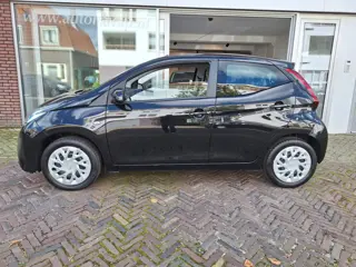 Foto 20 van Toyota Aygo 1.0 VVT-i X-Play Limited 5Drs /Camera/Navi/Apple/Android/1e Eig/Garantie