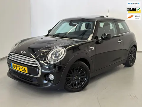Mini Cooper 1.5 Chili / Pano / Headup / NL-auto / Navi / Stoelverwarming