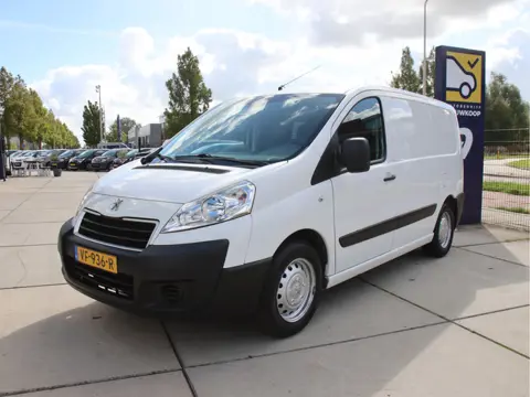 Peugeot Expert 227 2.0 HDI L1H1 Navteq 2 Trekhaak, Nw. APK, Bedr. inrichting, Bluetooth Zomeractie!