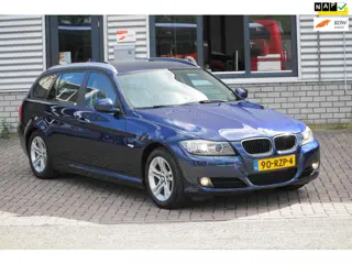 BMW 3-serie Touring 318i LEDER NAVI AUTOMAAT