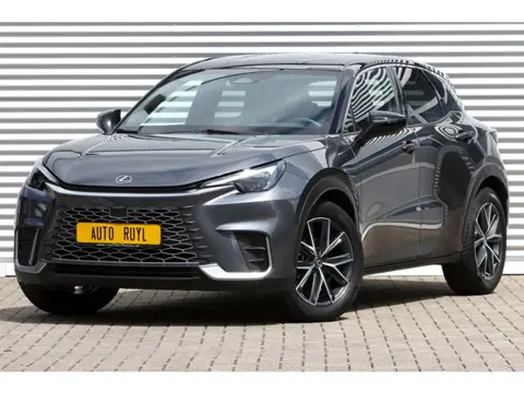 Lexus LBX Cool 2WD Two-Tone 7.581 Km! (bj 2025, automaat)