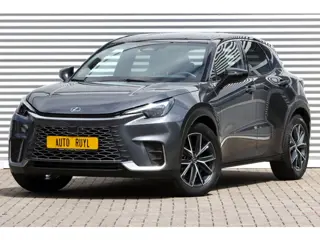 Lexus LBX Cool 2WD Two-Tone 7.581 Km! (bj 2025, automaat)