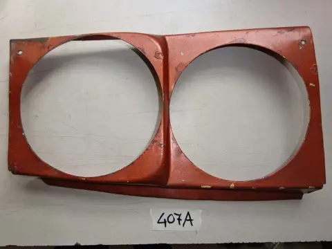 Rh frame for headlight box Maserati Ghibli S1