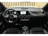Foto 23 van Mercedes-Benz B-klasse 180 Business Solution AMG Trekhaak Panoramadak CarPlay 1e eig. LED Virtual Nw
