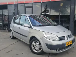 Foto 12 van Renault Grand Scénic 2.0-16V Expression Comfort - Automaat - Trekhaak