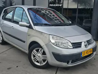 Foto 20 van Renault Grand Scénic 2.0-16V Expression Comfort - Automaat - Trekhaak