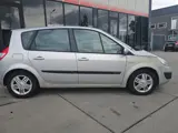 Foto 28 van Renault Grand Scénic 2.0-16V Expression Comfort - Automaat - Trekhaak