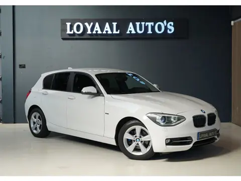 BMW 1-serie 118i Business+ | PDC | STOELVERW. | NAVI | AIRCO | START/STOP | XENON |APK
