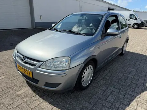 Opel Corsa 1.2-16V Silverline APK 21-3-2027 ! Loopt rijd goed