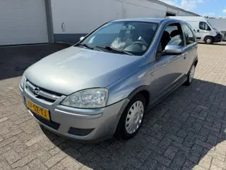 Opel Corsa 1.2-16V Silverline APK 21-3-2027 ! Loopt rijd goed