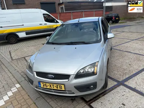 Ford Focus 1.6-16V Futura
